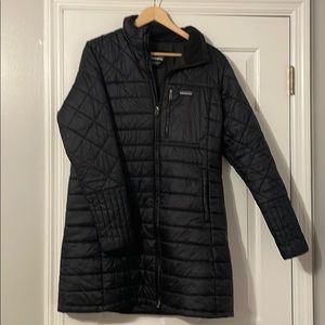 Gently used Patagonia ladies puffer coat XL.